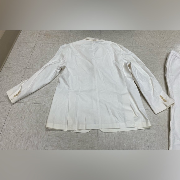 Women’s White linen Suit Set - Picture 12 of 14